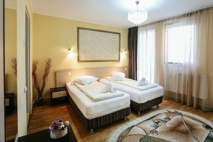 Room 6 of 40