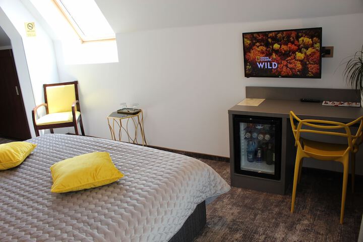 Room 16 of 46
