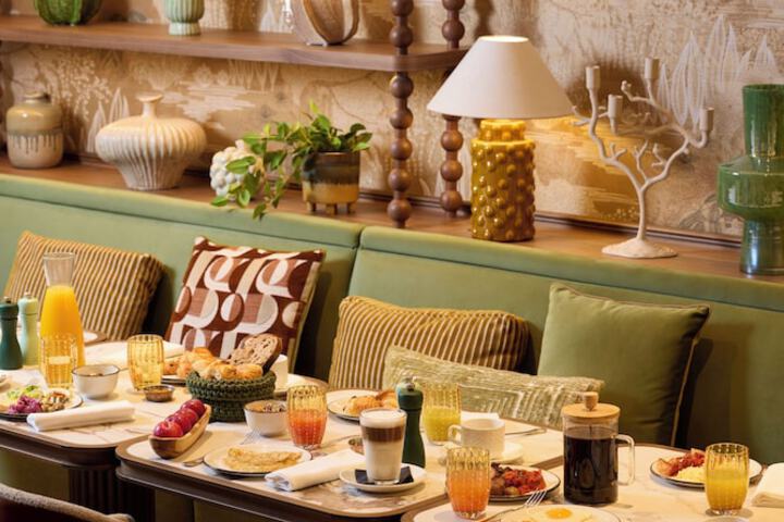 Breakfast/Coffee Service 65 of 135