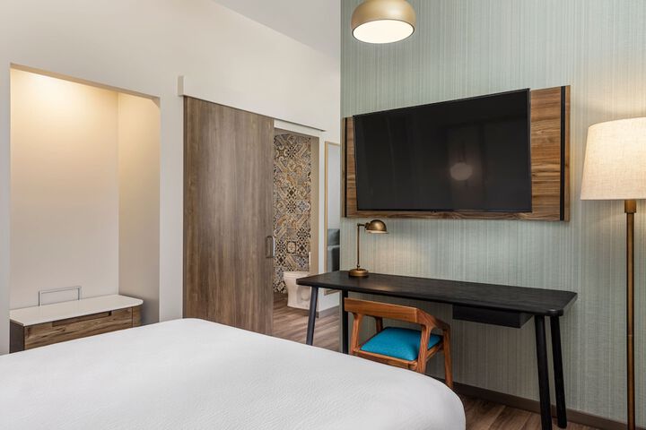 Room 14 of 43
