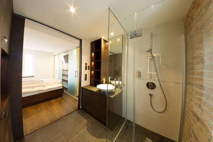 Room 18 of 38