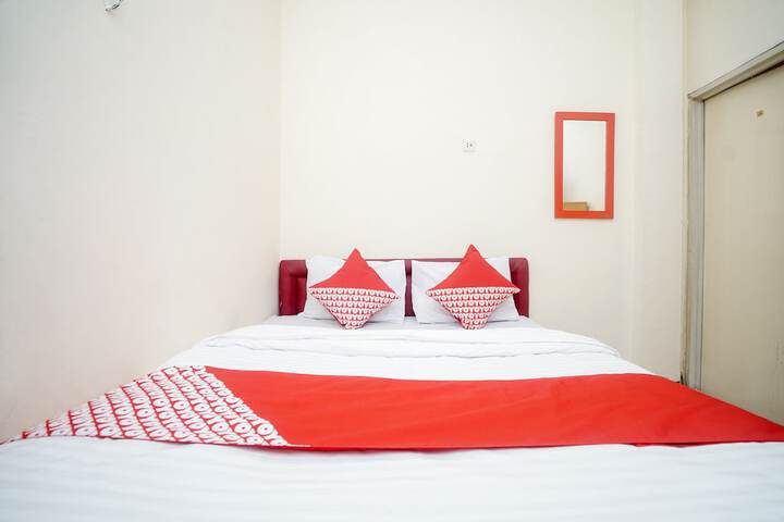 Room 13 of 32