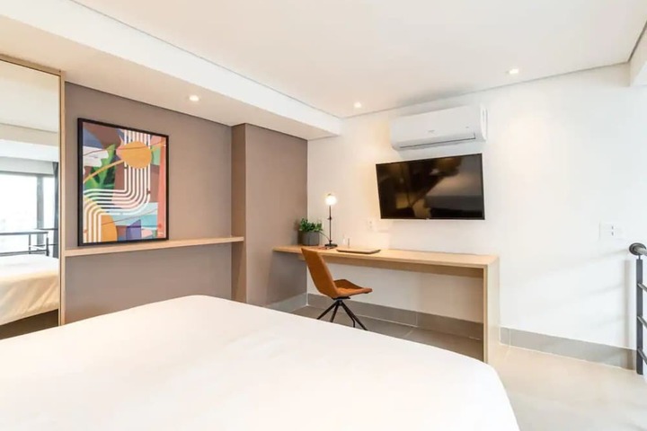 Room 33 of 156