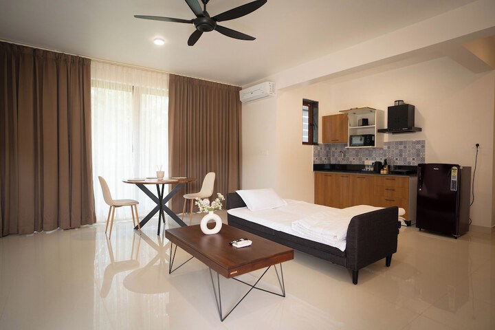 Room 6 of 30