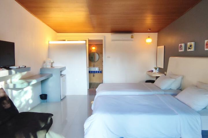 Room 18 of 68