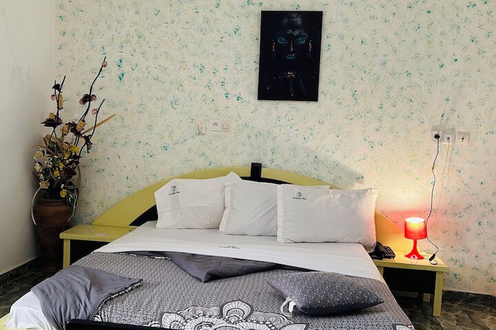 Room 141 of 307