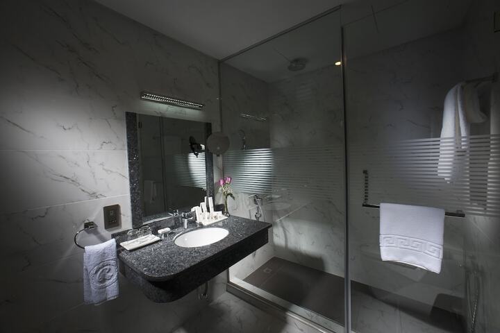 Room 15 of 23