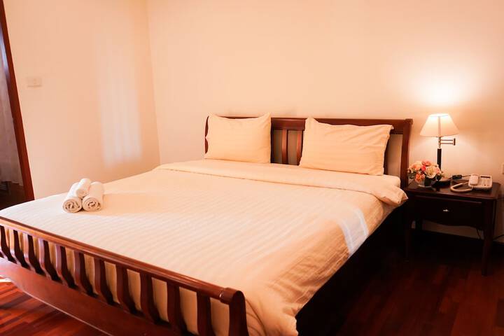 Room 8 of 40