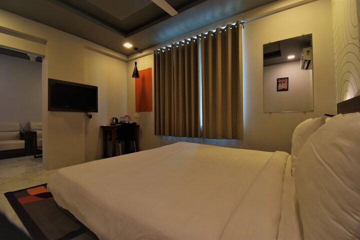 Room 8 of 31