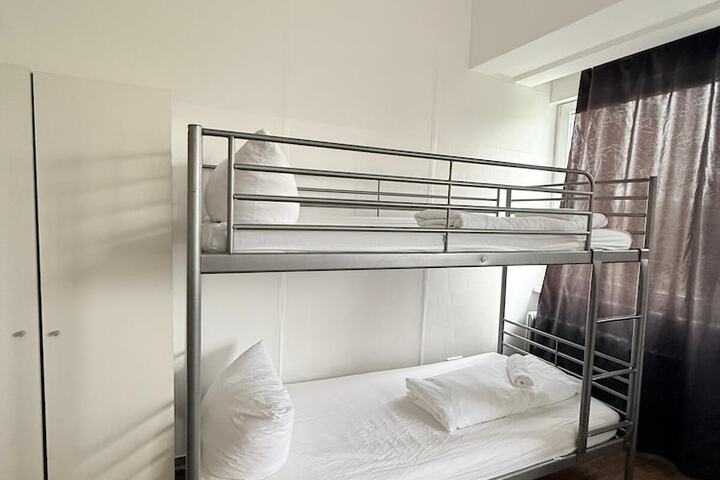 Room 103 of 150