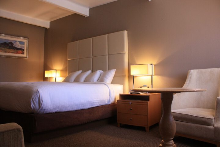 Room 5 of 10