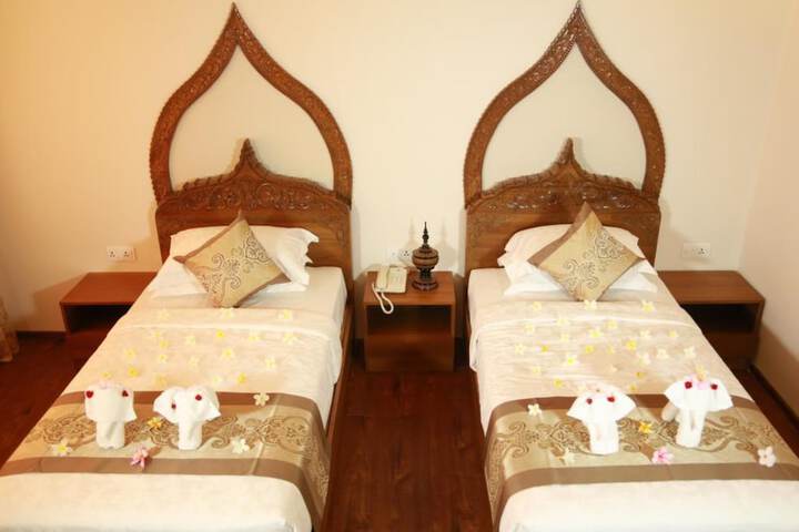 Room 4 of 76