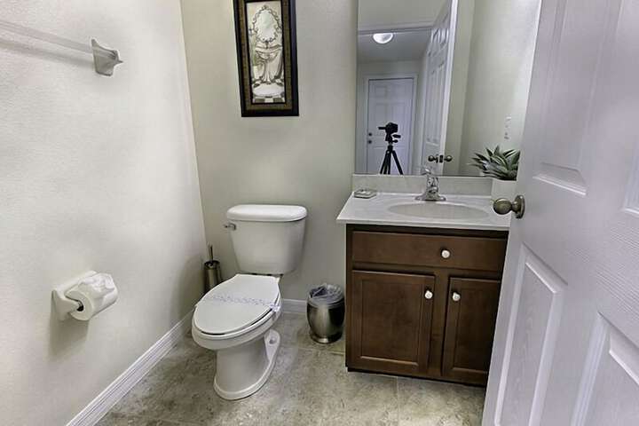 Room 170 of 221