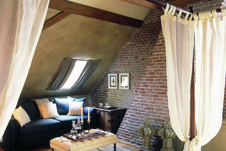 Room 5 of 79