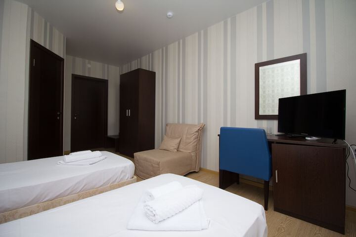 Room 8 of 46