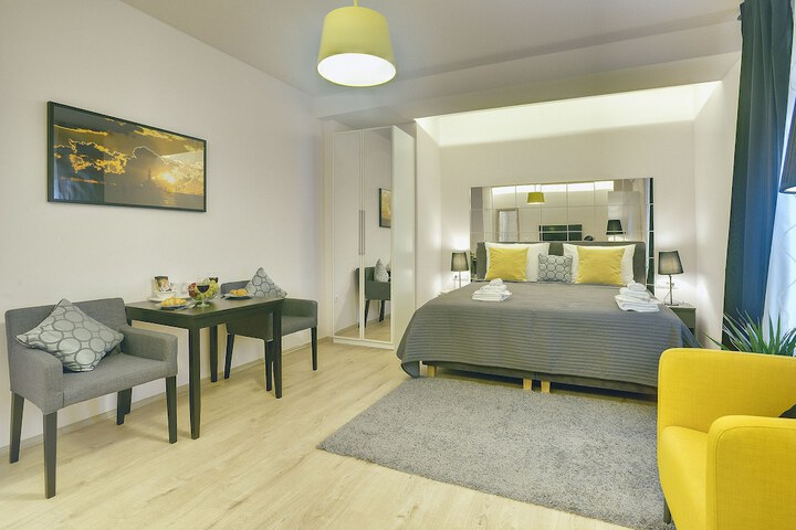 Room 33 of 51