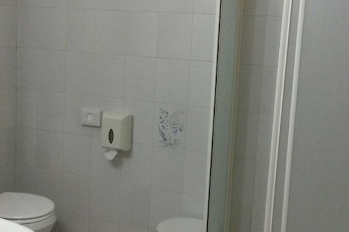 Room 15 of 38