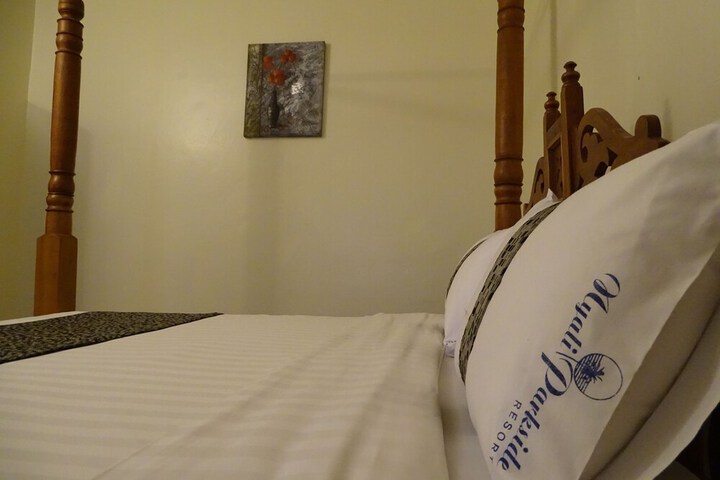 Room 31 of 104