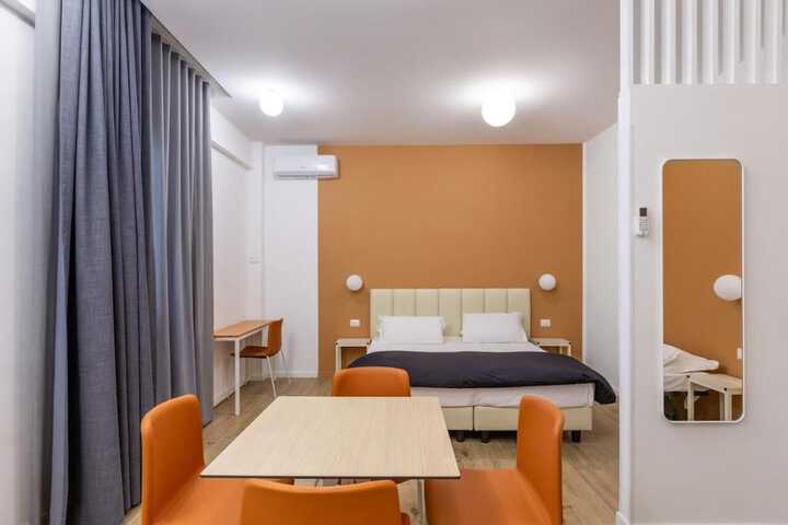 Room 22 of 40