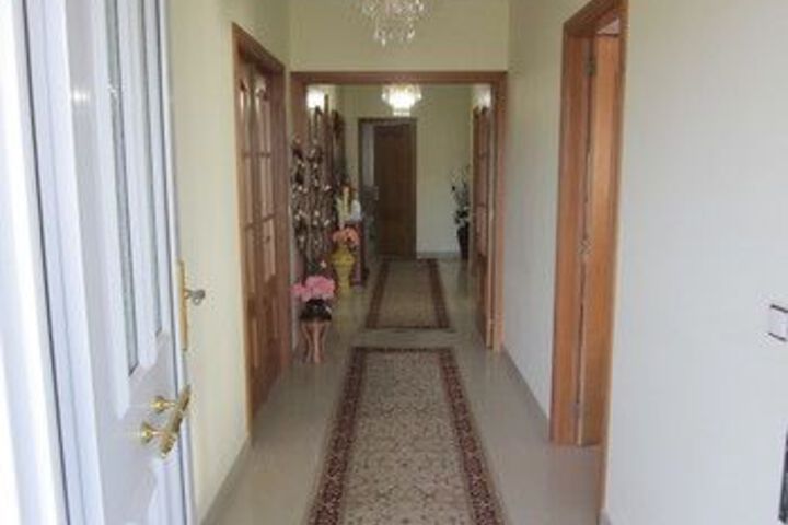Room 10 of 24