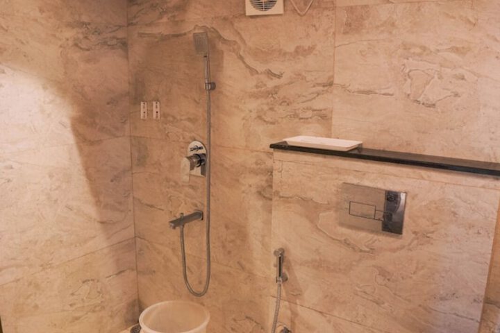 Room 31 of 46