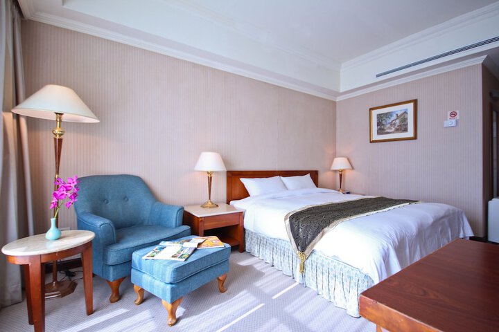 Room 5 of 45