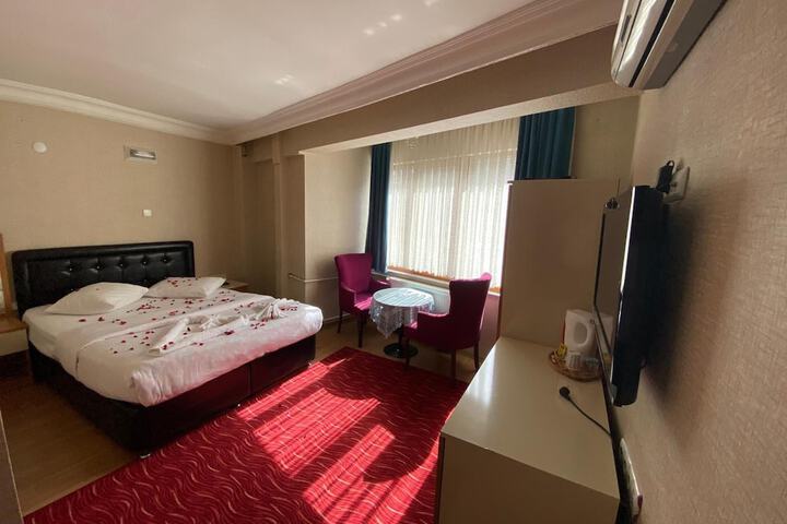 Room 14 of 32