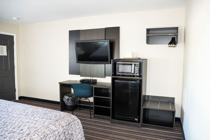 Room 16 of 36