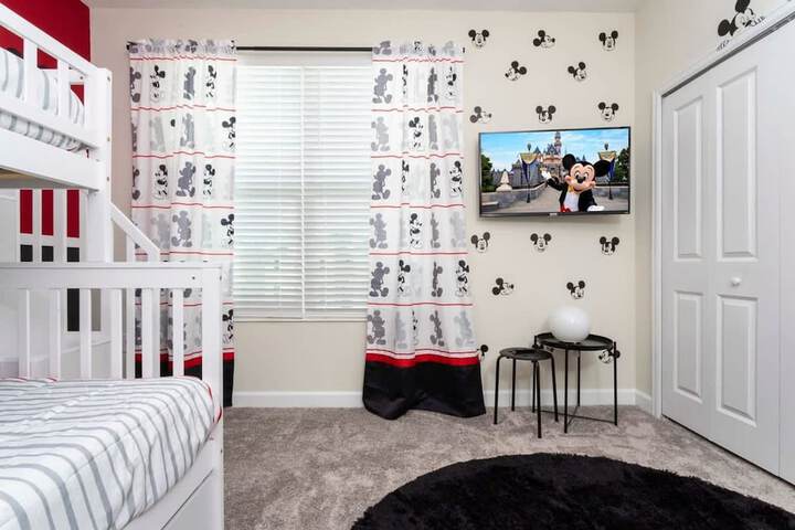 Room 123 of 144