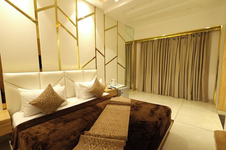 Room 11 of 54