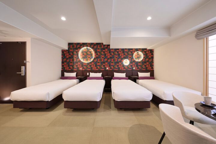 Room 8 of 22