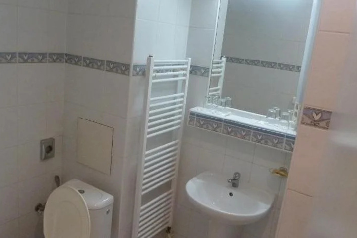 Room 7 of 25