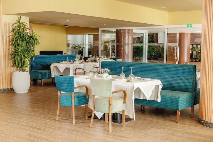 Dining 160 of 184
