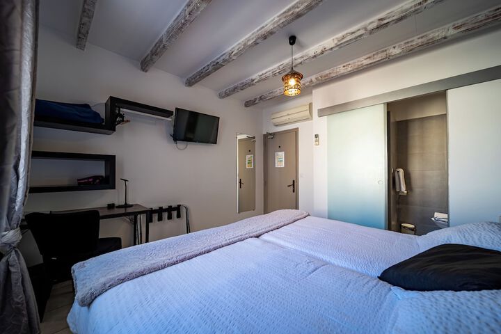 Room 28 of 128