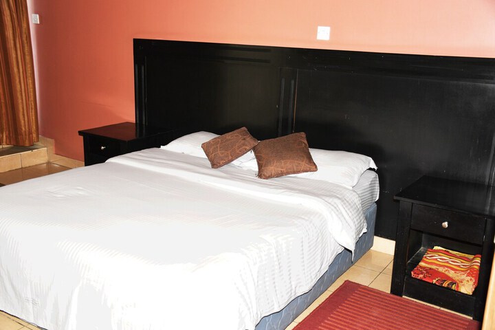Room 7 of 25
