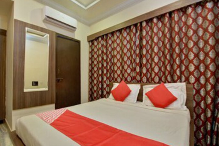Room 14 of 38