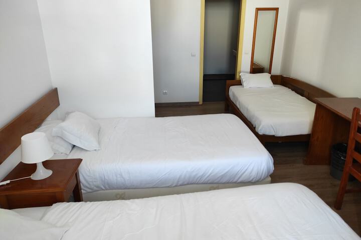 Room 32 of 64