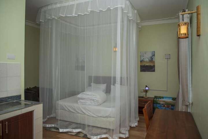 Room 7 of 11