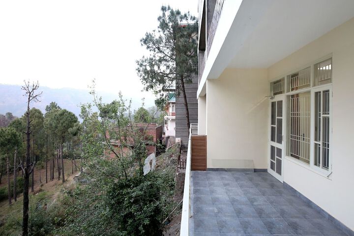 OYO 13768 HOME 3BHK PENTHOUSE KASAULI