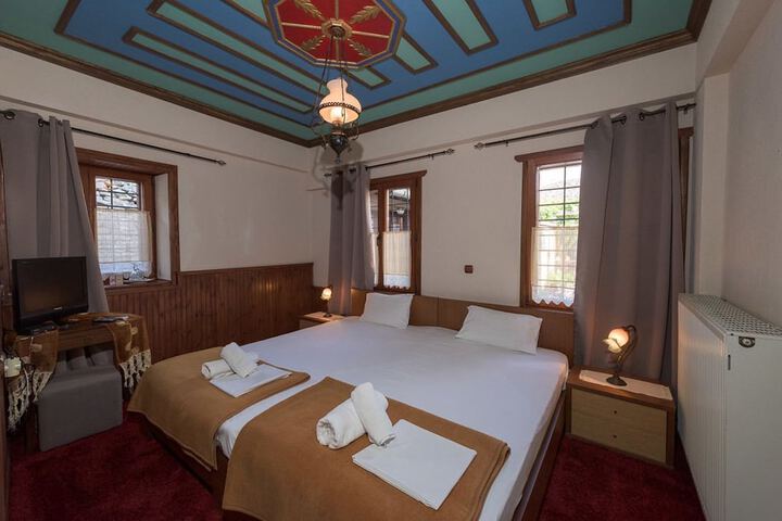 Room 3 of 16