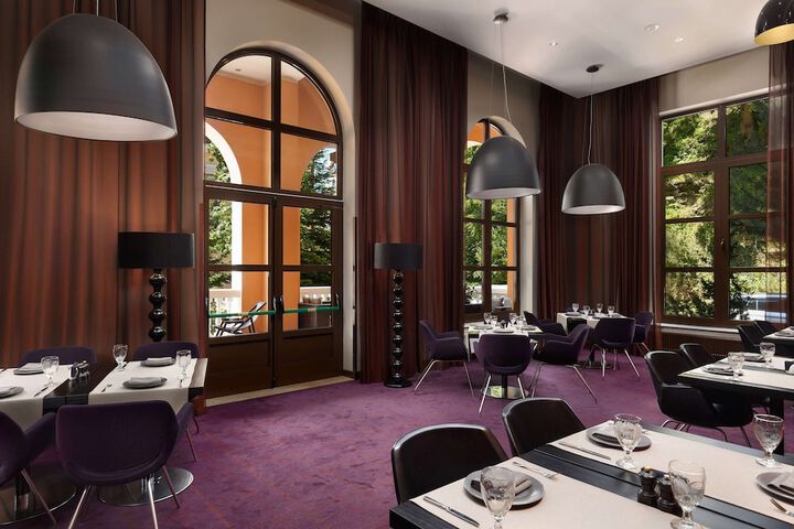 Dining 138 of 186