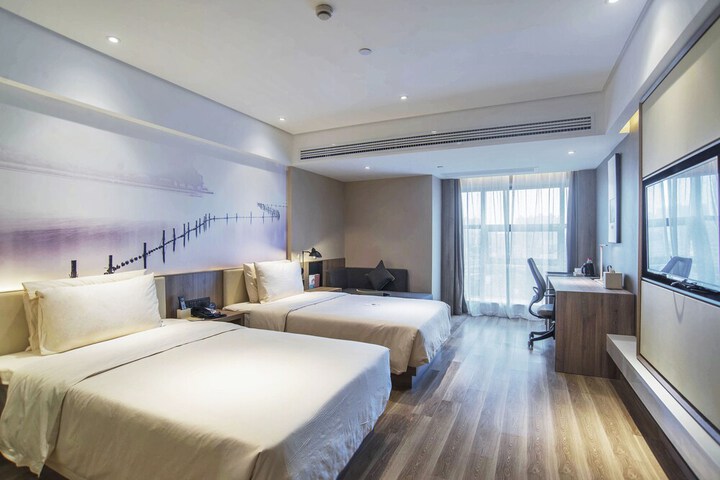Room 14 of 68