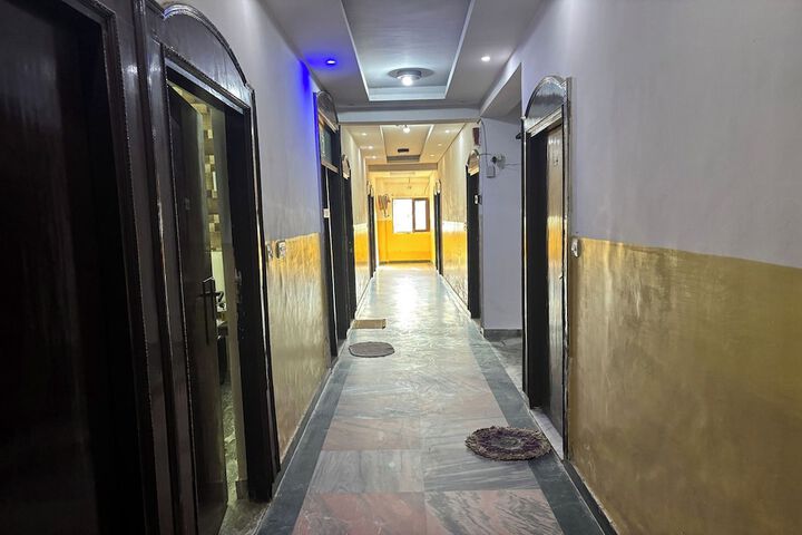 Ballroom/Hall 33 of 39