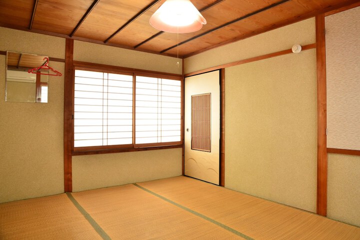 Room 5 of 19