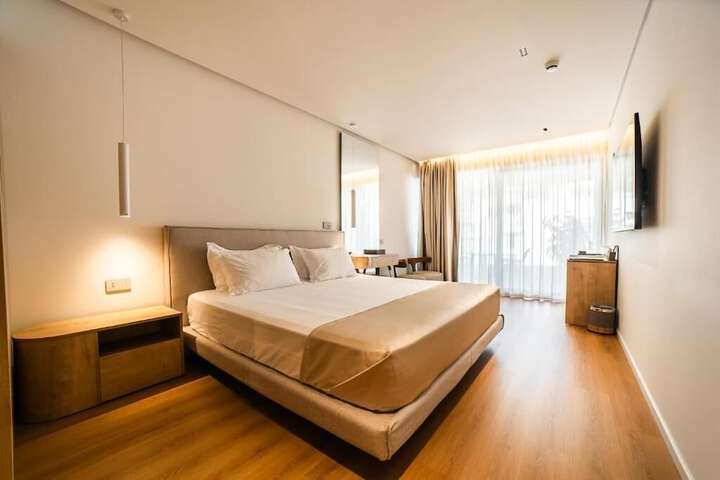 Room 20 of 97