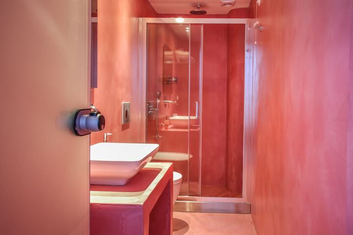 Room 32 of 58