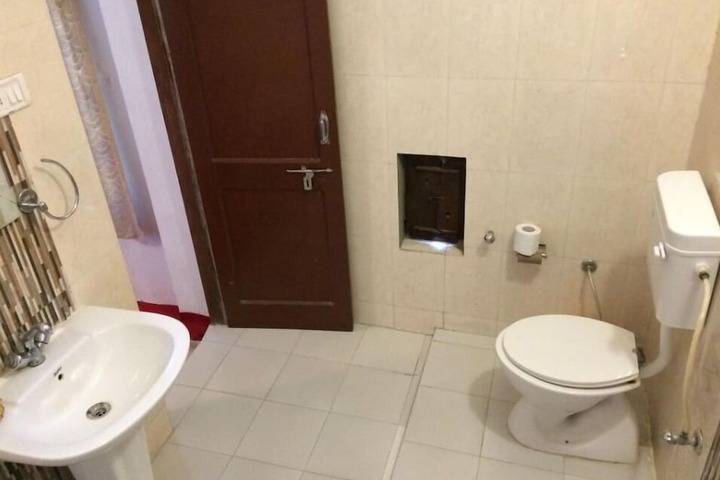 Clean Restrooms