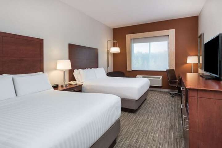 2 Queen Beds Nature View (3 of 5)