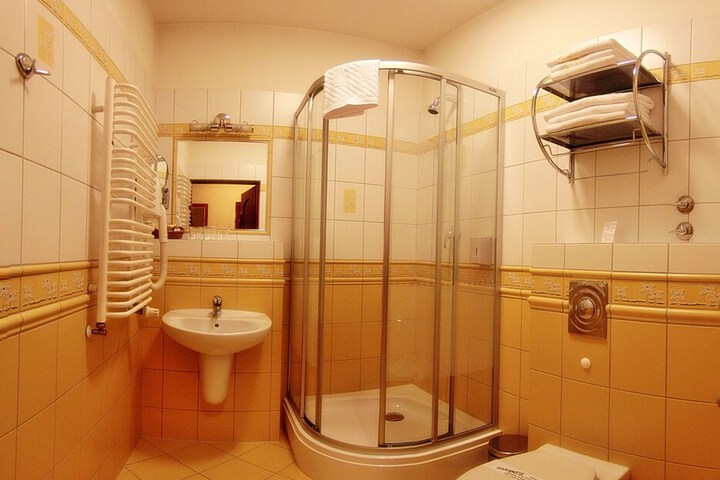 Room 36 of 49