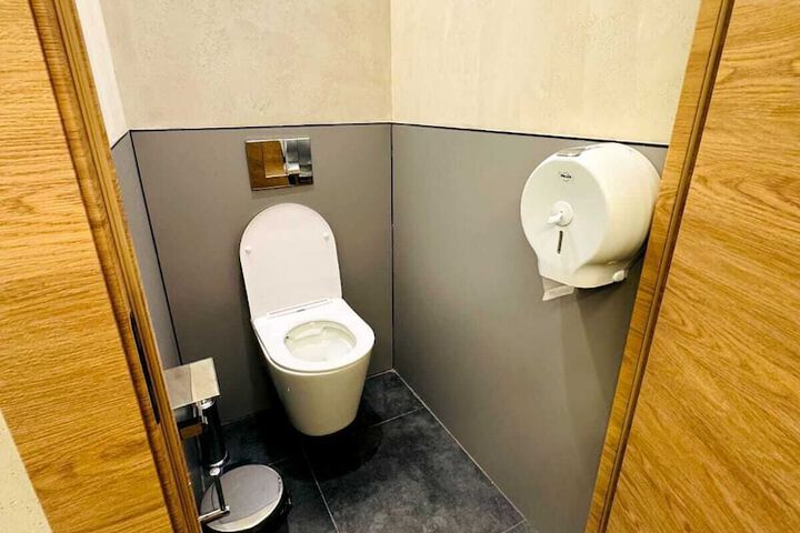 Room 2 of 21